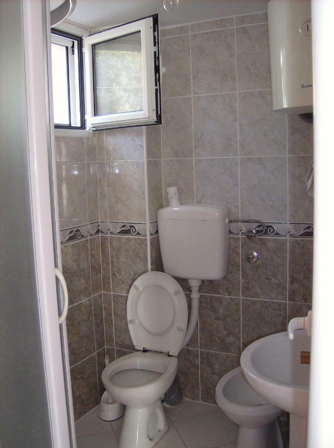 Apartments Jovanic With 2 Bedrooms Сутоморе Екстер'єр фото