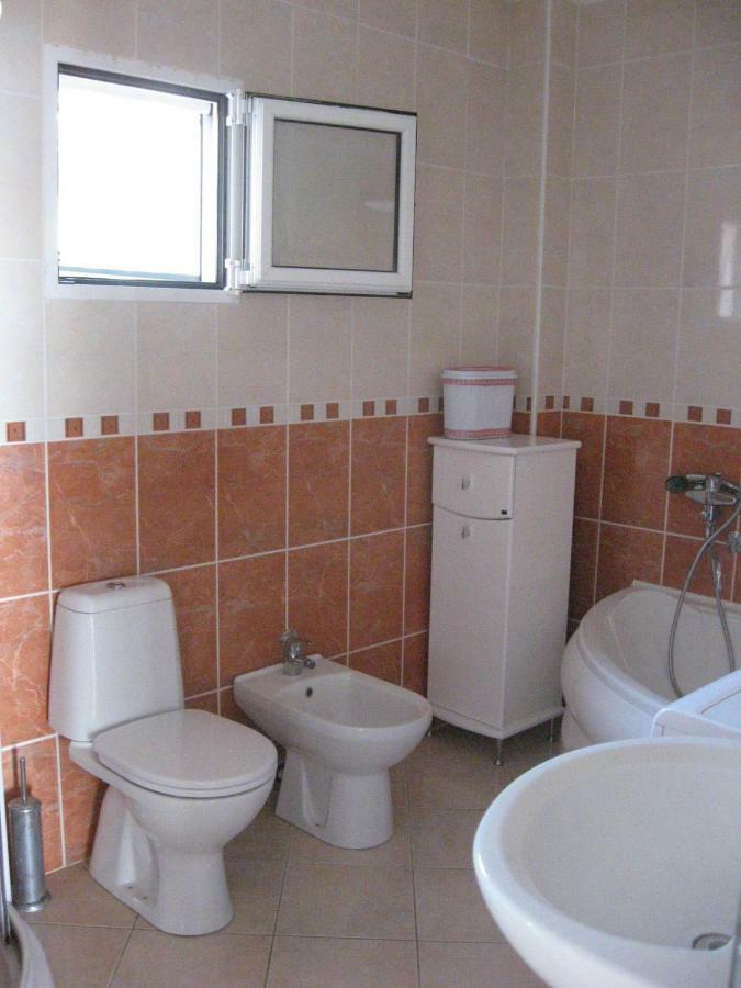 Apartments Jovanic With 2 Bedrooms Сутоморе Екстер'єр фото