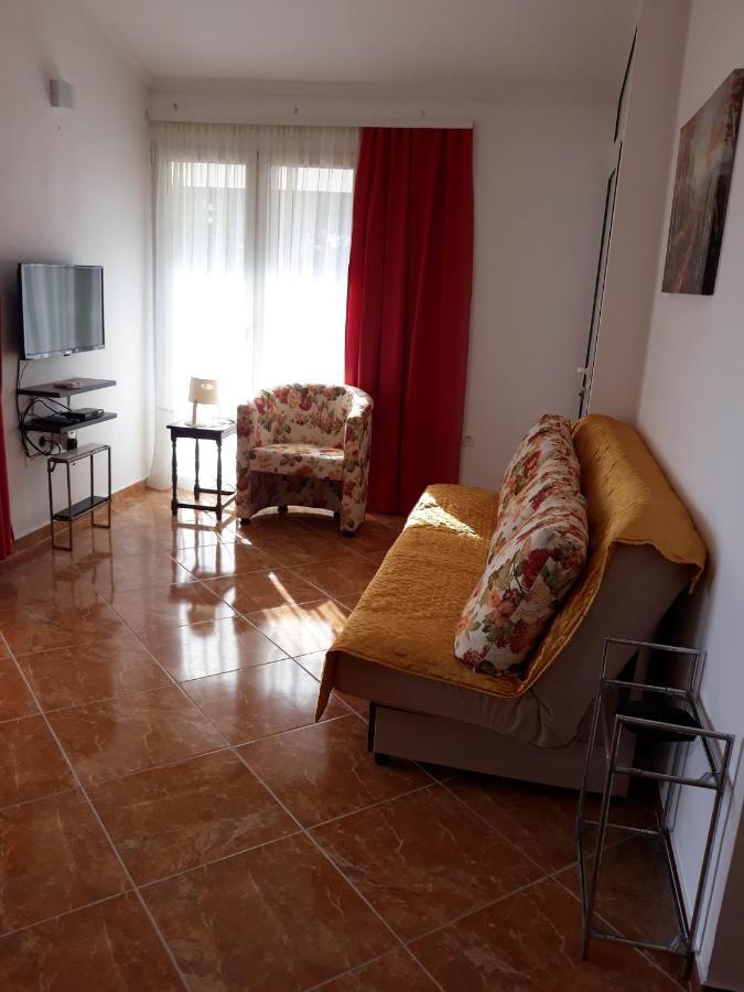 Apartments Jovanic With 2 Bedrooms Сутоморе Екстер'єр фото