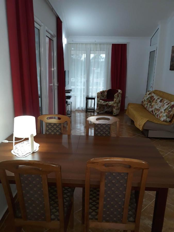 Apartments Jovanic With 2 Bedrooms Сутоморе Екстер'єр фото