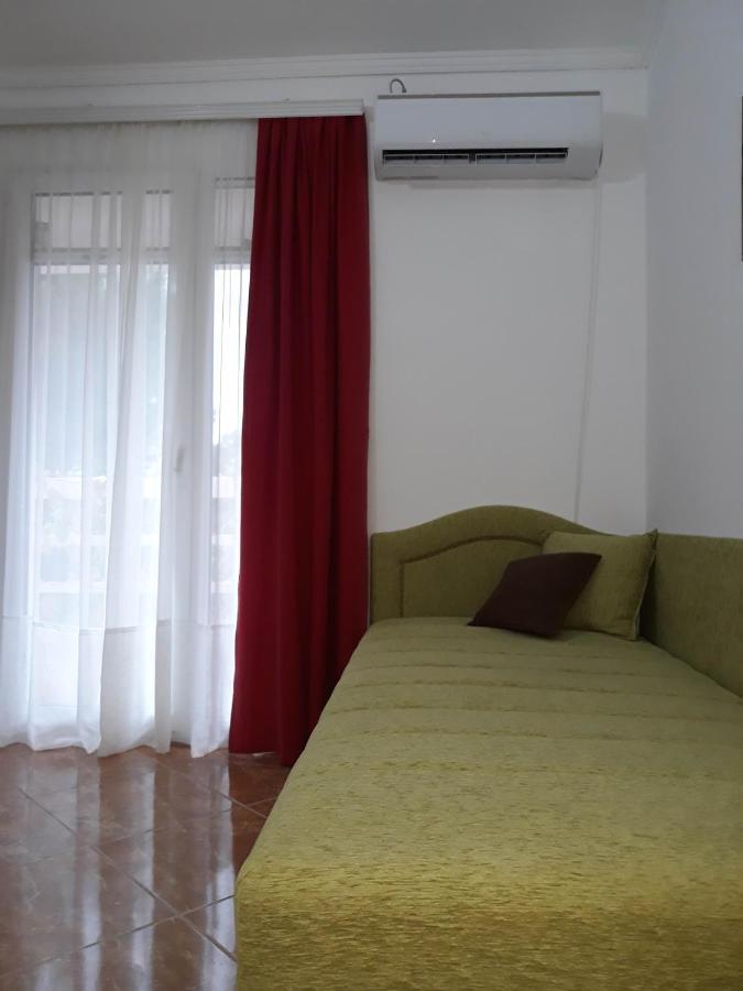 Apartments Jovanic With 2 Bedrooms Сутоморе Екстер'єр фото